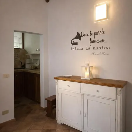 Navona Fox House 2 *
