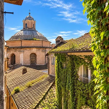 Navona Fox House 2